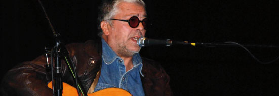 Facundo Cabral – El ser que nació para cantar verdades